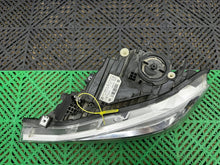 Laden Sie das Bild in den Galerie-Viewer, Frontscheinwerfer BMW 3 F30 F31 7498945-01 Links Scheinwerfer Headlight SCH2521998064id