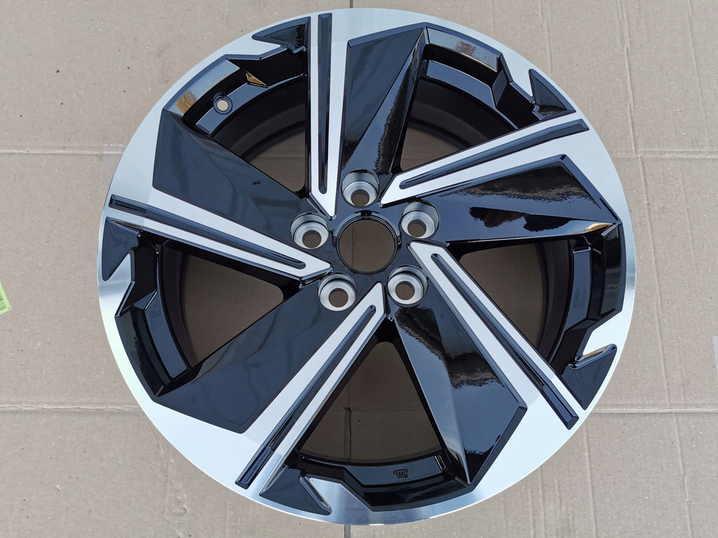 1x Alufelge 18 Zoll 7.0" 5x114.3 38ET 4250G472 Mitsubishi Eclipse Cross