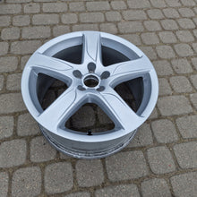 Load image into Gallery viewer, 1x Alufelge 18 Zoll 8.0&quot; 5x112 41ET Glanz Silber 4G9601025E Audi C7 Rim Wheel