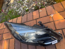 Laden Sie das Bild in den Galerie-Viewer, Frontscheinwerfer Opel Zafira C Rechts Scheinwerfer Headlight