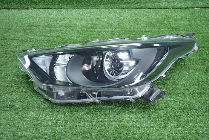 Frontscheinwerfer Toyota Yaris Links Scheinwerfer Headlight SCH4437043752jz