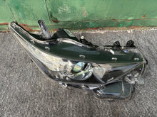 Laden Sie das Bild in den Galerie-Viewer, Frontscheinwerfer Toyota Auris 90070909 8111002K30 Rechts Scheinwerfer Headlight SCH3015425764zi