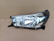 Laden Sie das Bild in den Galerie-Viewer, Frontscheinwerfer Toyota Hilux VIII JEJ-923364-O30 Ein Stück (Rechts oder Links) SCH6600611439xr