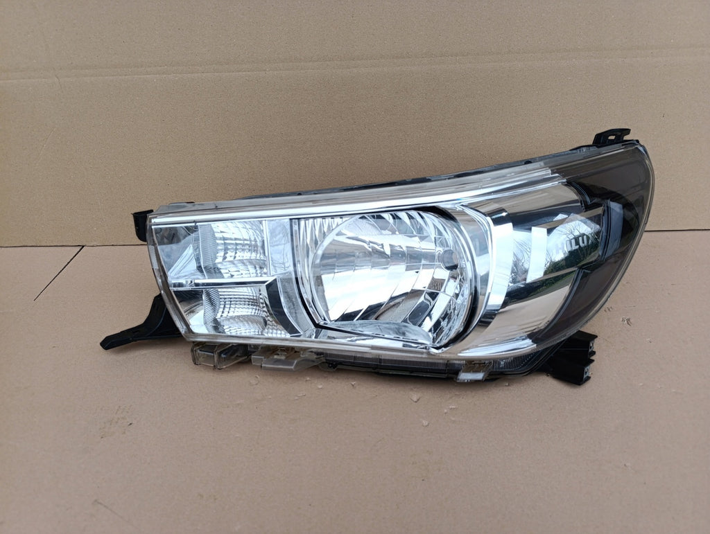 Frontscheinwerfer Toyota Hilux VIII JEJ-923364-O30 Ein Stück (Rechts oder Links)