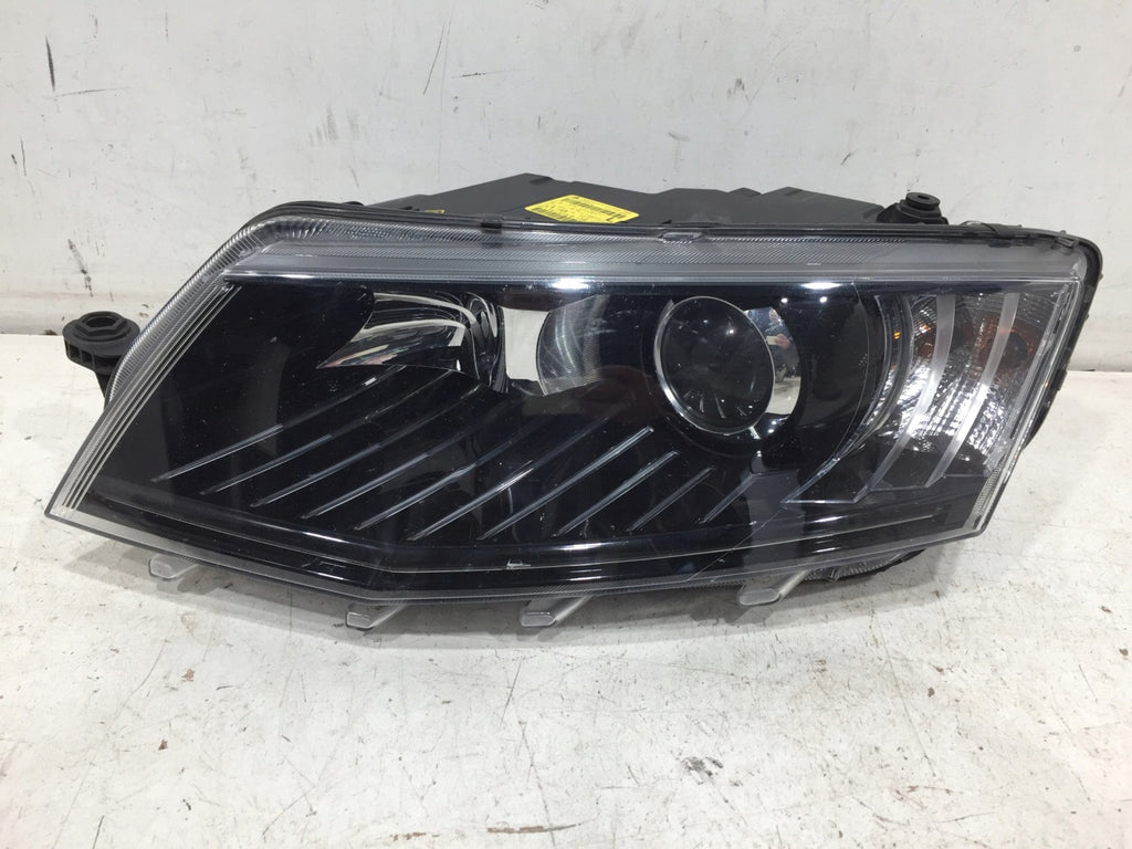 Frontscheinwerfer Skoda Octavia III 5E1941015B Xenon Links Headlight SCH3030970204yj