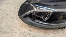 Laden Sie das Bild in den Galerie-Viewer, Frontscheinwerfer Mercedes-Benz W246 A2469065301 Links Scheinwerfer Headlight SCH4318147990vs