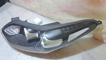 Laden Sie das Bild in den Galerie-Viewer, Frontscheinwerfer Kia Sportage IV 92101-F1100 130732947000 Links Headlight SCH4563745996fg