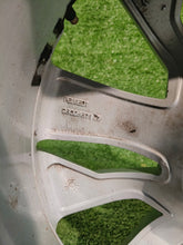 Load image into Gallery viewer, 1x Alufelge 17 Zoll 7.0" 5x108 42ET 9809687177 Peugeot Ii Rim Wheel FEL9170322957xw