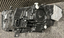 Laden Sie das Bild in den Galerie-Viewer, Frontscheinwerfer Mercedes-Benz Gla H247 A2479064805 1EX266401559682 Rechts SCH8428966339om