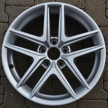 Load image into Gallery viewer, 1x Alufelge 17 Zoll 7.5" 5x112 29ET Glanz Silber 8W9601025 Audi Rim Wheel FEL8546610410ke