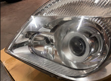 Laden Sie das Bild in den Galerie-Viewer, Frontscheinwerfer Mercedes-Benz Sprinter 906 A9068200961 Links Headlight SCH7004506167yh