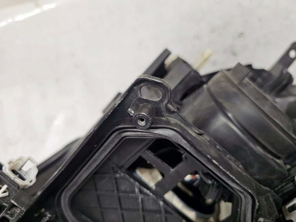 Frontscheinwerfer Toyota Auris 81110-02A51 Xenon Rechts Scheinwerfer Headlight