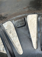 Laden Sie das Bild in den Galerie-Viewer, 1x Alufelge 18 Zoll 5x114.3 Toyota Avensis Rim Wheel FEL5419124118gs