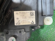 Laden Sie das Bild in den Galerie-Viewer, Frontscheinwerfer Mercedes-Benz Cla A1189062500 Links Scheinwerfer Headlight SCH8041258110lq