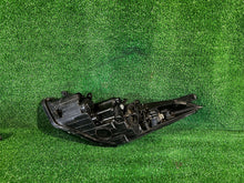 Load image into Gallery viewer, Frontscheinwerfer Hyundai Elantra 92102-3X LED Rechts Scheinwerfer Headlight