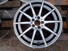 Laden Sie das Bild in den Galerie-Viewer, 1x Alufelge 20 Zoll 8.0" 5x112 A2474011900 Mercedes-Benz Glb X247 Rim Wheel FEL7936784811tm