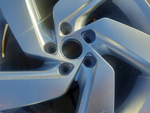 Load image into Gallery viewer, 1x Alufelge 17 Zoll 7.5&quot; 5x112 51ET VW Golf Rim Wheel