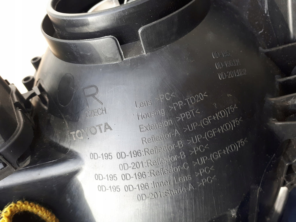 Frontscheinwerfer Toyota Yaris Rechts Scheinwerfer Headlight