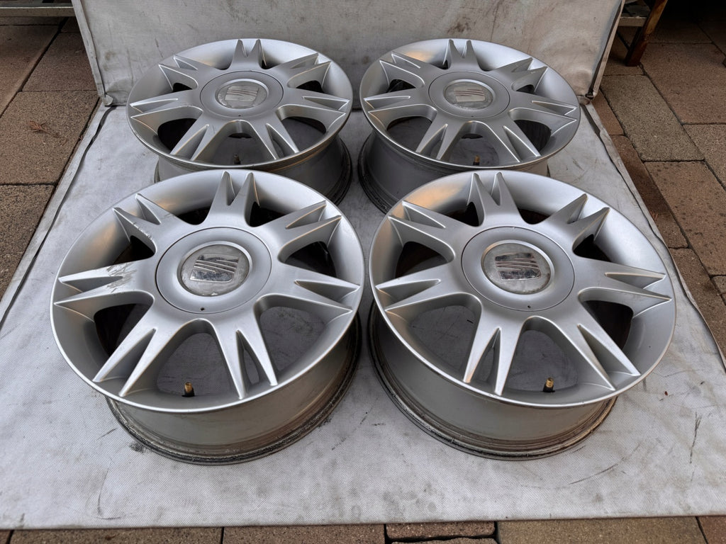 4x Alufelge 15 Zoll 6.0" 5x100 43ET Glanz Silber 6L0601025A Seat I Rim Wheel FEL6814274215kh
