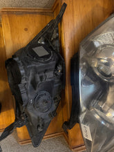 Laden Sie das Bild in den Galerie-Viewer, Frontscheinwerfer Honda Crv Cr-V III 33150-SWW-00 Ein Stück (Rechts oder Links)