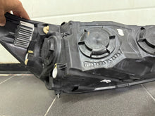 Laden Sie das Bild in den Galerie-Viewer, Frontscheinwerfer Ford Focus JX7B-13W030-CF LED Ein Stück (Rechts oder Links) SCH9511486872vt