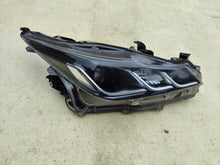 Laden Sie das Bild in den Galerie-Viewer, Frontscheinwerfer Toyota Corolla 81110-02T31-00 Rechts Scheinwerfer Headlight SCH6084527012qq