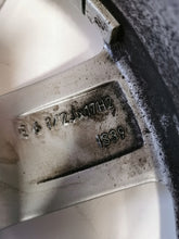 Laden Sie das Bild in den Galerie-Viewer, 1x Alufelge 17 Zoll 6.5&quot; 5x112 39ET Glanz Silber 6856041 Mini Countryman F60