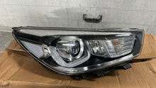 Laden Sie das Bild in den Galerie-Viewer, Frontscheinwerfer Kia Rio Rechts Scheinwerfer Headlight
