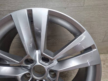 Laden Sie das Bild in den Galerie-Viewer, 1x Alufelge 18 Zoll 5x112 57A601025E Skoda Karoq Rim Wheel FEL5250434269ij