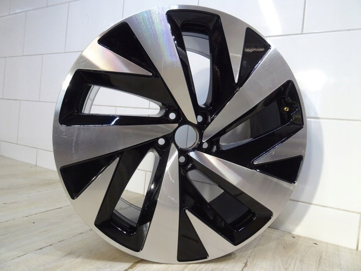 1x Alufelge 20 Zoll 9.0" 5x112 42ET Glanz Silber 11A601025H VW Passat B8 FEL6676876815rz