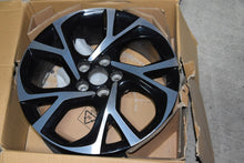 Load image into Gallery viewer, 1x Alufelge 18 Zoll 7.0" 5x114.3 50ET Glanz Schwarz 42611-F4040 Toyota I FEL7321017516bu