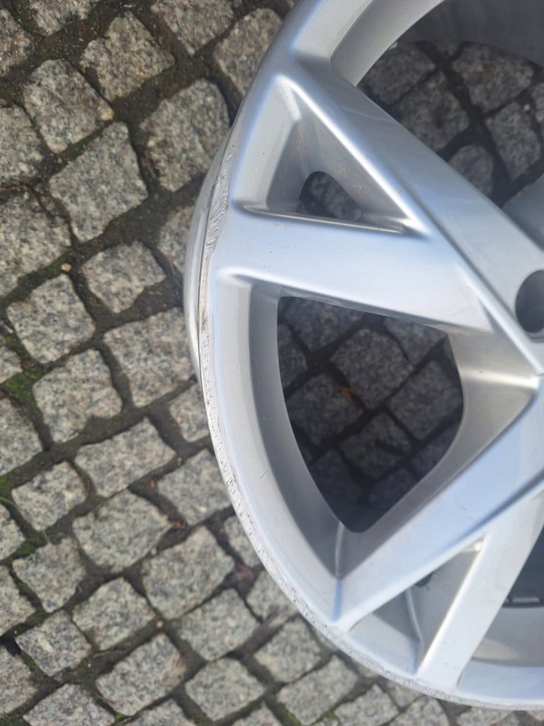1x Alufelge 17 Zoll 7.5" 5x112 38ET Glanz Silber 8W0601025K Audi Rim Wheel FEL7717272770cz