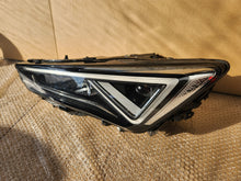 Laden Sie das Bild in den Galerie-Viewer, Frontscheinwerfer Seat Tarraco 5FJ941007J Full LED Links Scheinwerfer Headlight