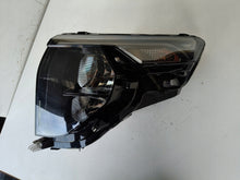 Laden Sie das Bild in den Galerie-Viewer, Frontscheinwerfer Ford Transit Courier MK-R2X6-13W030-CE Links Headlight SCH4070242608ju