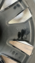 Laden Sie das Bild in den Galerie-Viewer, 1x Alufelge 19 Zoll 7.5" 5x112 50,5ET 32143627 Volvo Xc40 Rim Wheel