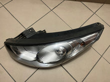 Laden Sie das Bild in den Galerie-Viewer, Frontscheinwerfer Hyundai Ix35 92101-2Y000 Halogen Links Scheinwerfer Headlight