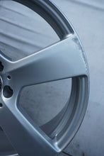 Load image into Gallery viewer, 4x Alufelge 18 Zoll 8.5" 5x112 48ET Glanz Silber A2124011302 Mercedes-Benz FEL2621481142kk
