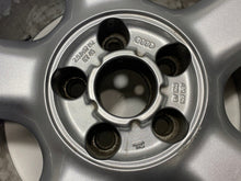 Laden Sie das Bild in den Galerie-Viewer, 1x Alufelge 17 Zoll 7.5" 5x112 45ET Glanz Silber 4B0601025 Audi A6 Rim Wheel FEL7635242980mw