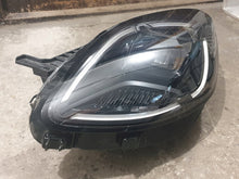 Laden Sie das Bild in den Galerie-Viewer, Frontscheinwerfer Ford Puma R1TB-13E015-AB LED Ein Stück (Rechts oder Links) SCH6010681501qb