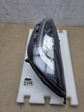 Laden Sie das Bild in den Galerie-Viewer, Frontscheinwerfer Ford Focus Links Scheinwerfer Headlight SCH6929515868zk