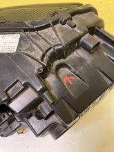 Laden Sie das Bild in den Galerie-Viewer, Frontscheinwerfer Skoda Karoq 57B941016D Rechts Scheinwerfer Headlight SCH4064164062sw