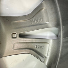 Load image into Gallery viewer, 1x Alufelge 18 Zoll 7.5&quot; 5x114.3 55ET Glanz Graphit 52910-G4400 Hyundai Mg