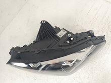 Laden Sie das Bild in den Galerie-Viewer, Frontscheinwerfer BMW 2 Active Tourer U06 5A42247-08 Links Headlight SCH8901409419kq