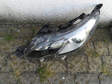 Laden Sie das Bild in den Galerie-Viewer, Frontscheinwerfer Peugeot 2008 I 9825313980 Links Scheinwerfer Headlight