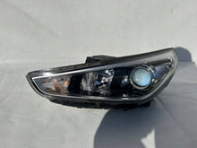 Laden Sie das Bild in den Galerie-Viewer, Frontscheinwerfer Hyundai I30 III 92101G4020 Links Scheinwerfer Headlight SCH7211651524ek