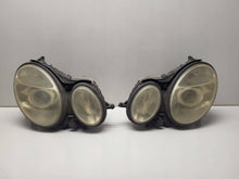 Laden Sie das Bild in den Galerie-Viewer, Frontscheinwerfer Mercedes-Benz W211 AYN6056 Ein Satz Scheinwerfer Headlight SCH8856208254bw