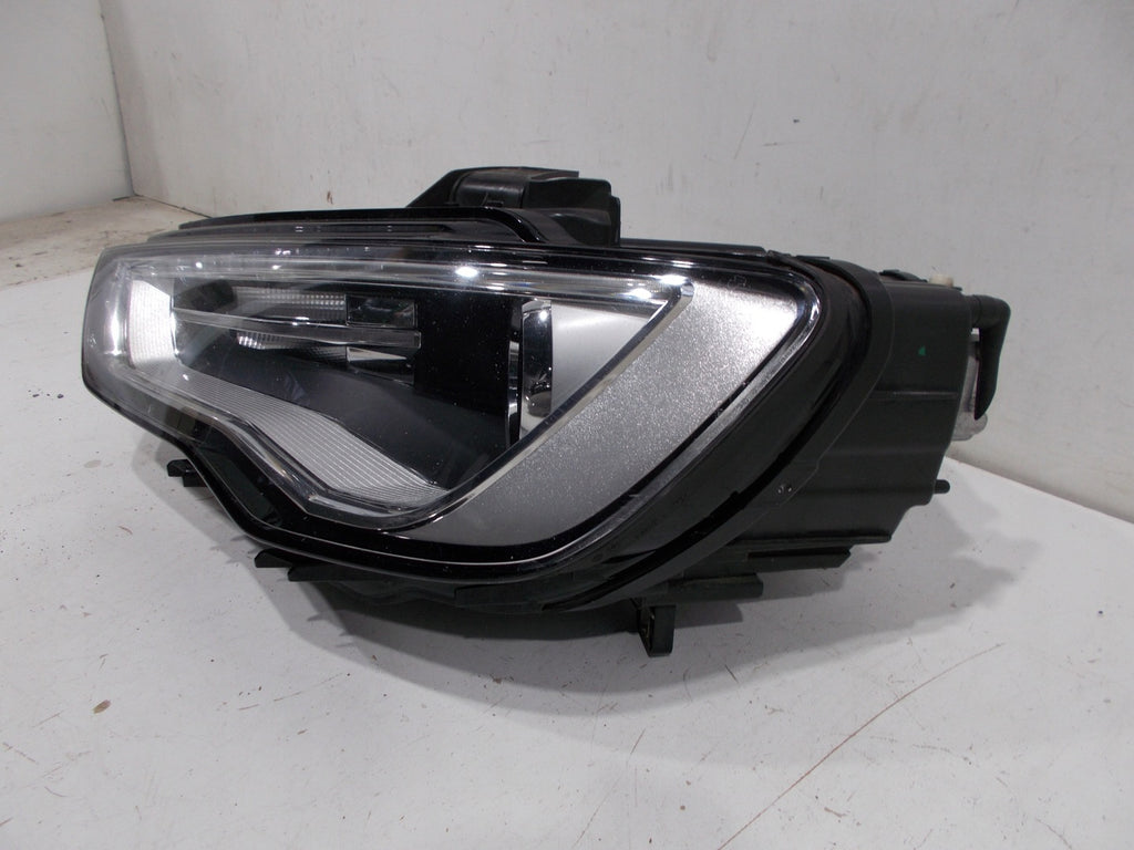 Frontscheinwerfer Audi A3 8V0941005 1EL010740-21 Xenon Links Headlight