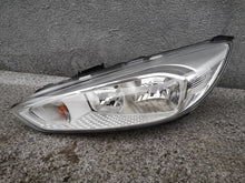 Load image into Gallery viewer, Frontscheinwerfer Ford Focus F1EB13W030AEA Links Scheinwerfer Headlight