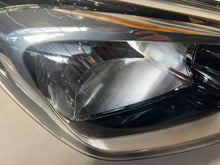 Load image into Gallery viewer, Frontscheinwerfer Hyundai I10 92102-B9000 Rechts Scheinwerfer Headlight