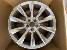 Laden Sie das Bild in den Galerie-Viewer, 1x Alufelge 18 Zoll 8.0" 5x108 42ET Glanz 31362840 Volvo S60 V60 S90 V90